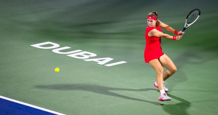 Karolina Muchova Dubai semifinal 2025 vs. Tauson