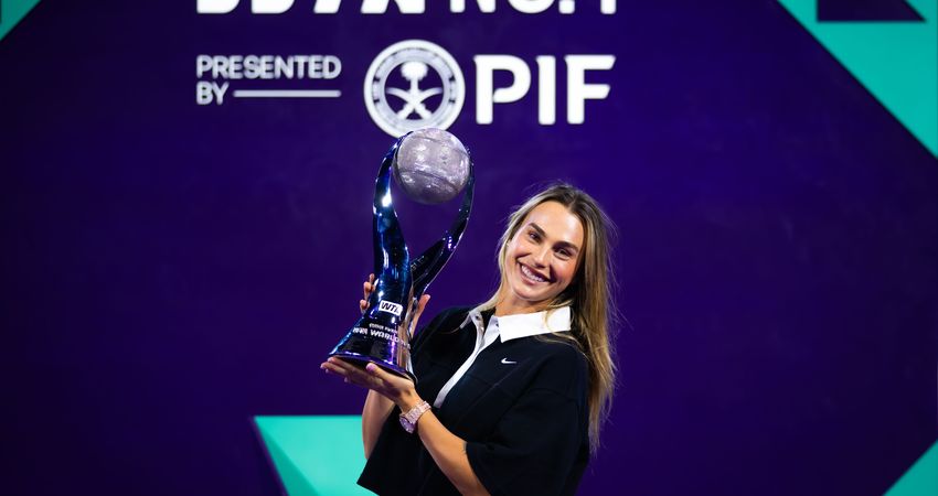 Aryna Sabalenka, 2025 World No. 1 trophy
